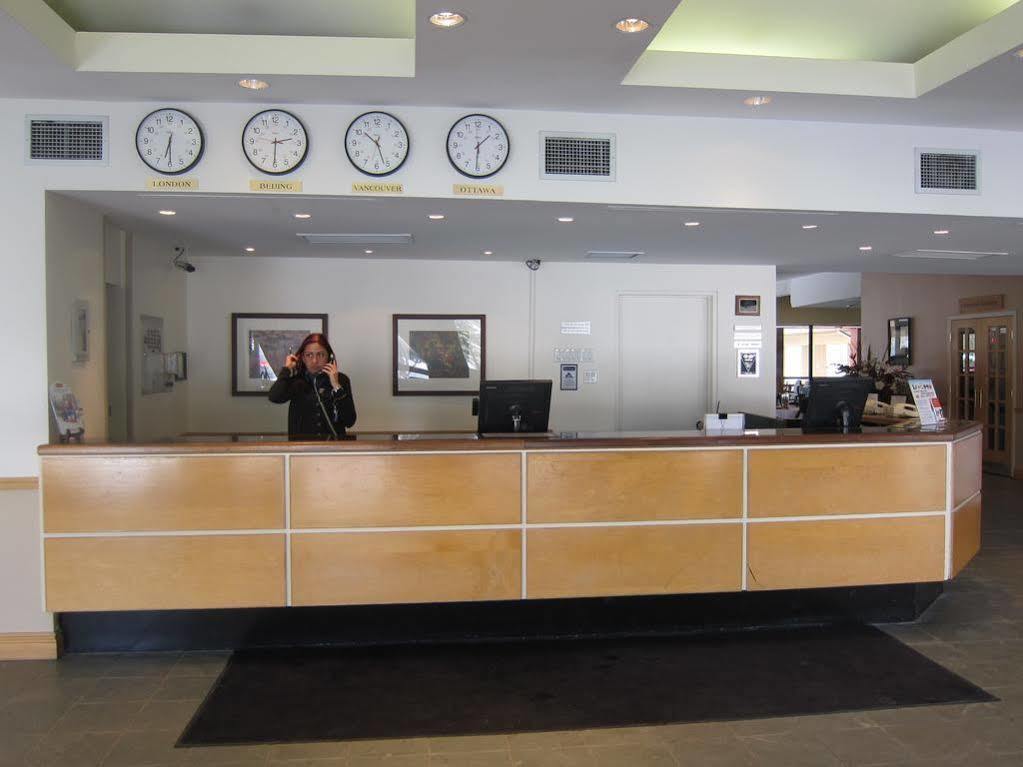 Travelodge By Wyndham Ottawa West Exterior foto